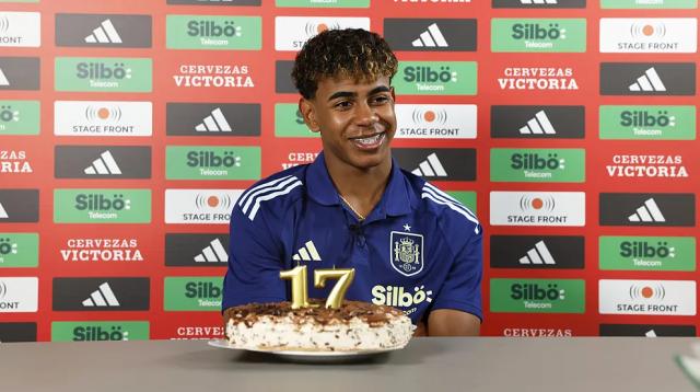 6686APP-亚马尔17岁生日：姆巴佩要我球衣，我不会成为梅西