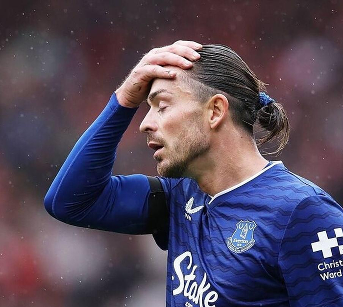 6686下载-伤缺3月！格拉利什受伤给曼城敲响警钟 再不轮换哈兰德就是下一个|瓜迪奥拉|埃尔林-哈兰德|埃弗顿|博德闪耀|阿斯顿维拉_新浪新闻