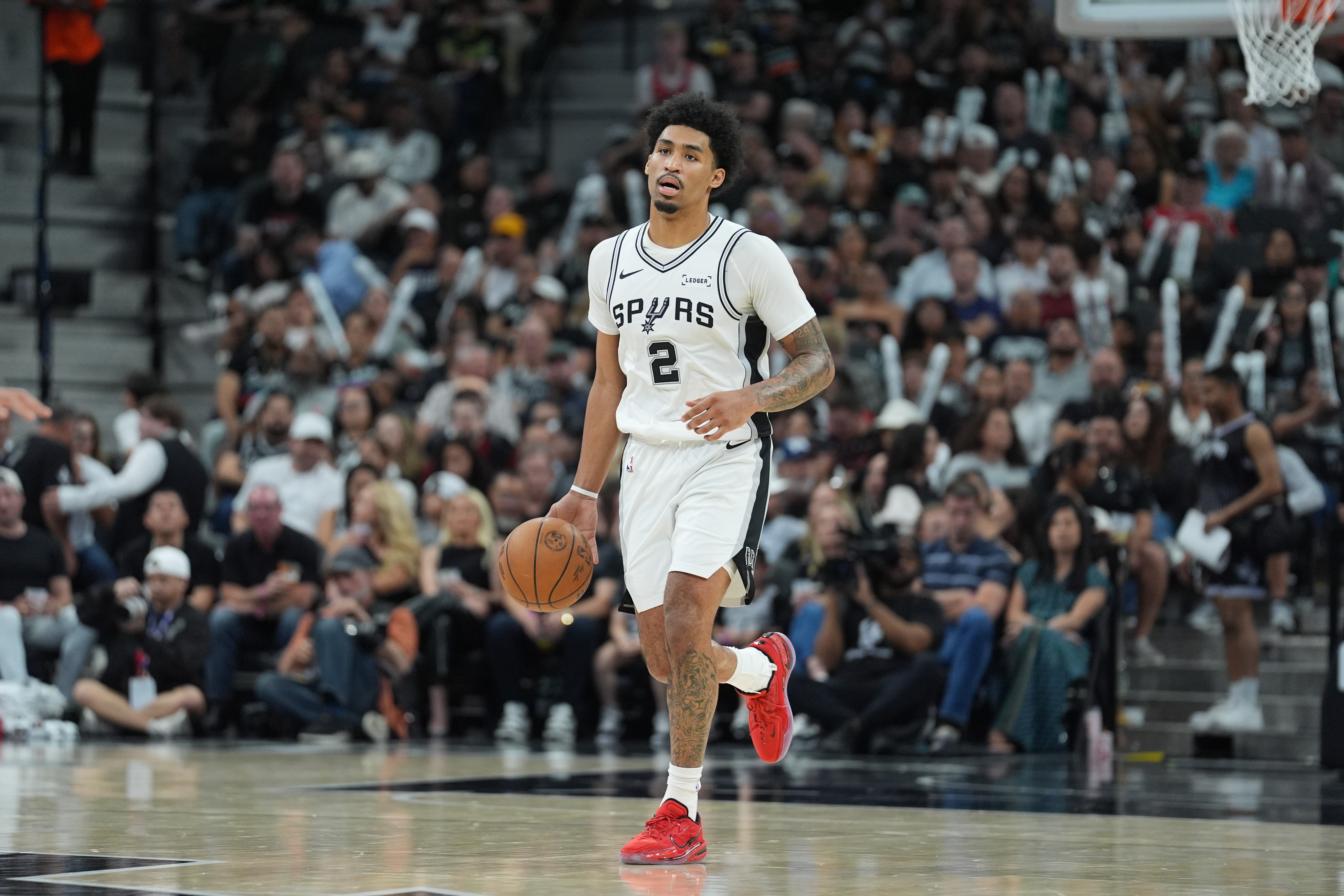 6686体育-新秀赛季常规赛结束！马刺官方：哈珀因左大拇指伤势提前退赛