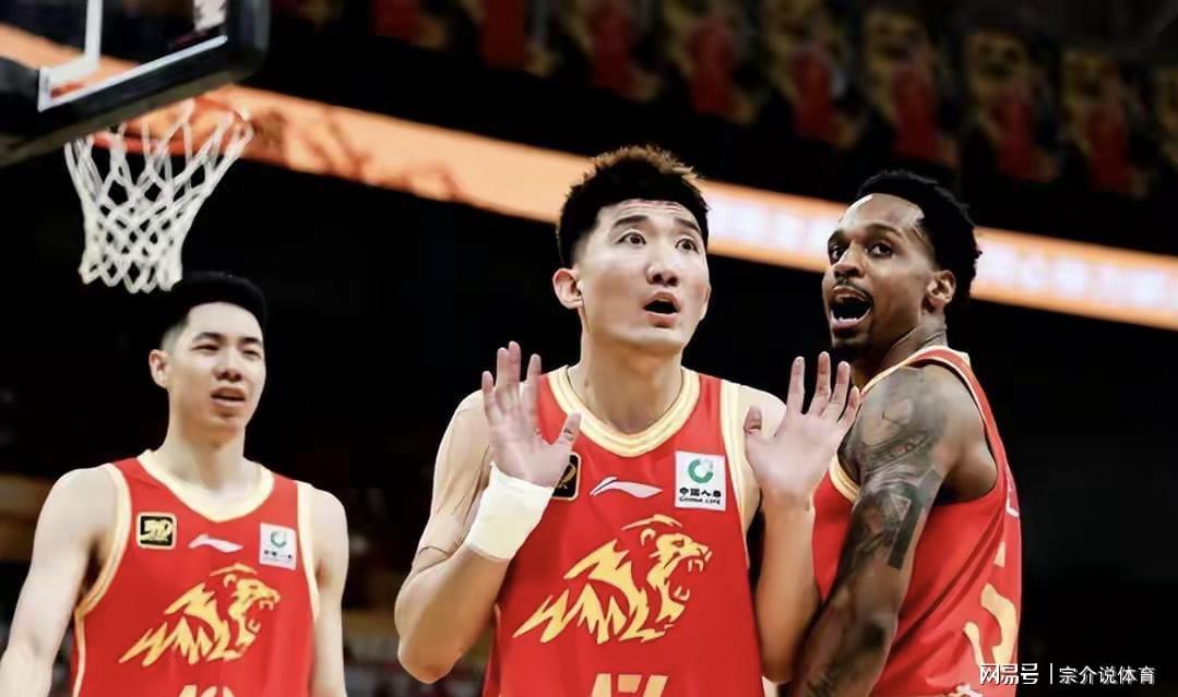 6686下载-疑似内讧，球迷怒喷广厦脸不要脸，要求交易孙铭徽，三大水货淘汰